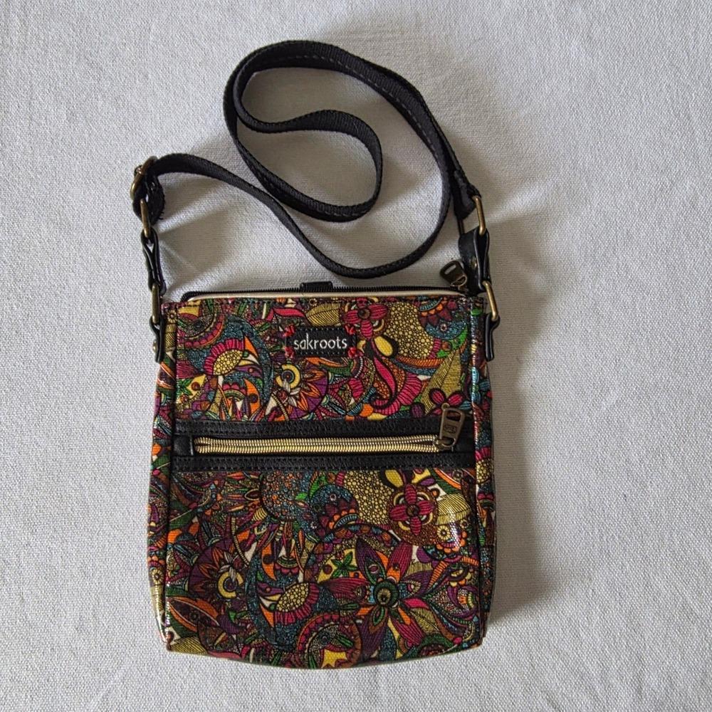 The Sakroots Artist Circle Crossbody Bag Vibrant Rainbow Desert Design Funky - Picture 3 of 9